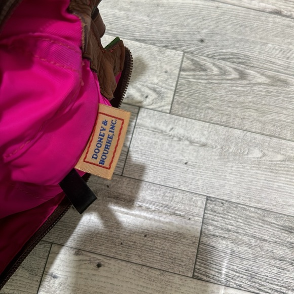 Dooney and bourke green crossbody leather purse - Picture 7 of 9